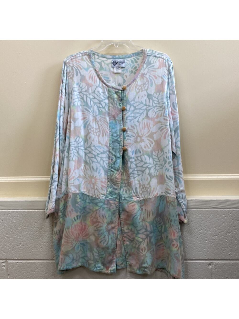Winter Sun womens 1X plus size button print front top or jacket